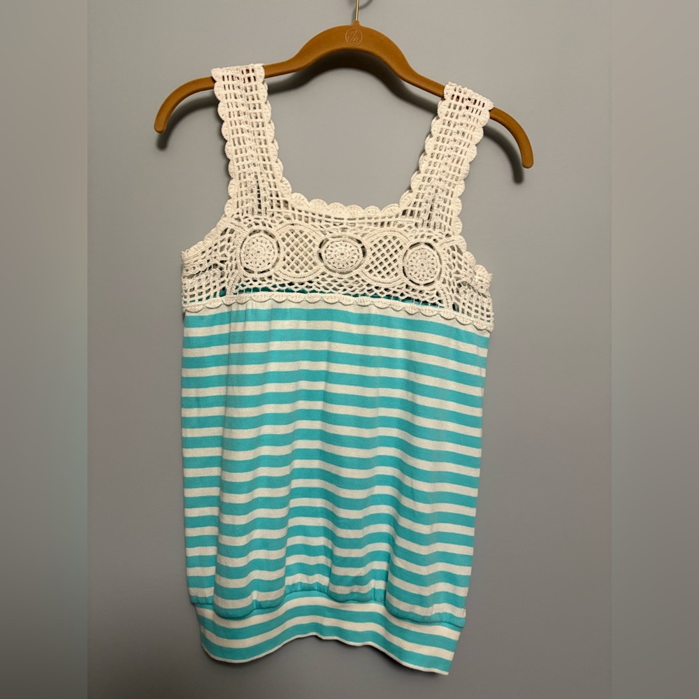 Kamiseta aqua blue and white striped tank top with crocheted lace shoulder